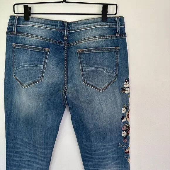 Driftwood Women’s Boho High Waisted Floral Embroidered Slim Leg Medium Wash Jean - Picture 5 of 10